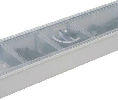 Beholder for smådeler med lokk